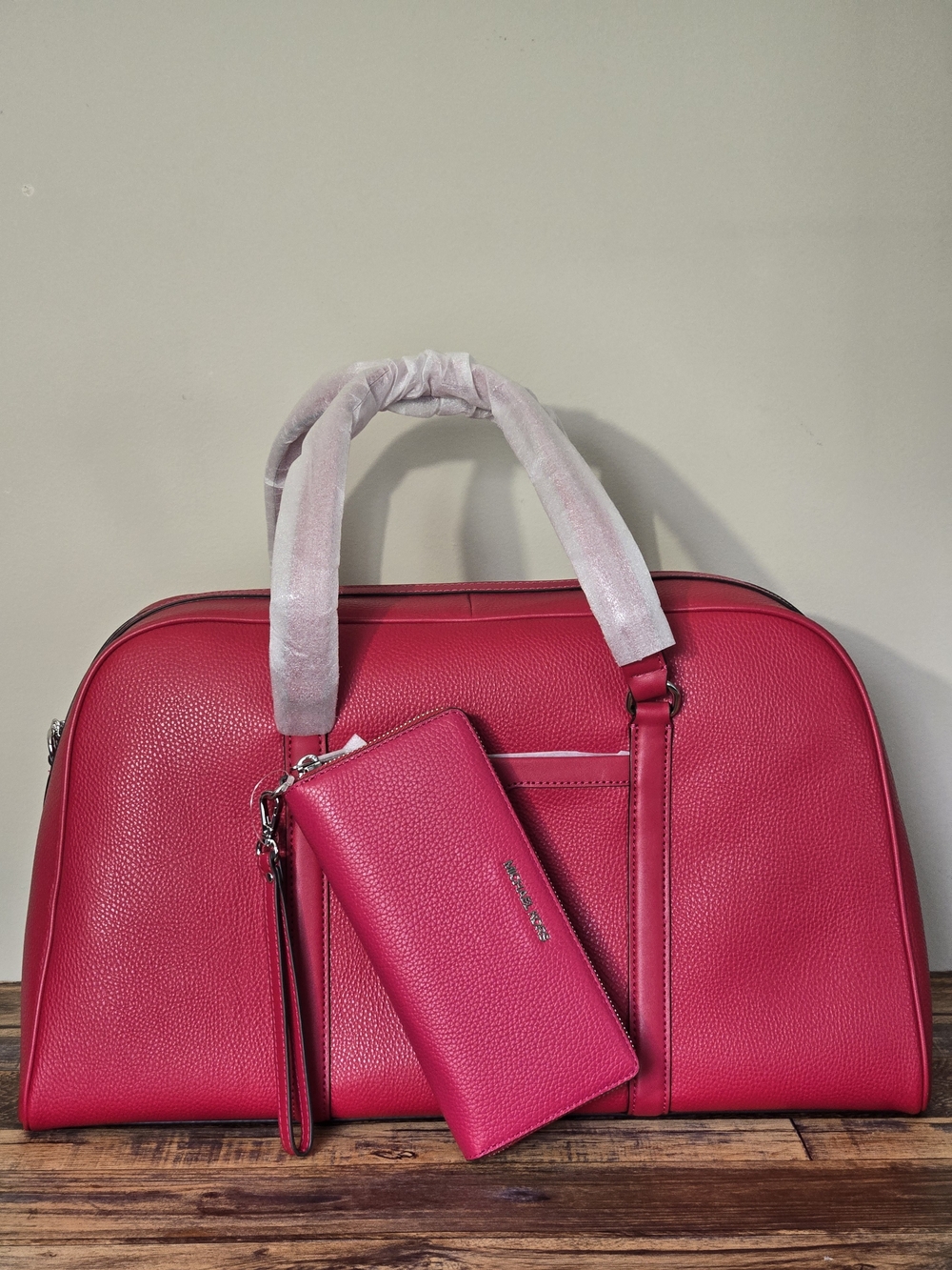 Michael Kors Jet Set Extra Large Weekdender  Bag with Matching Wallet